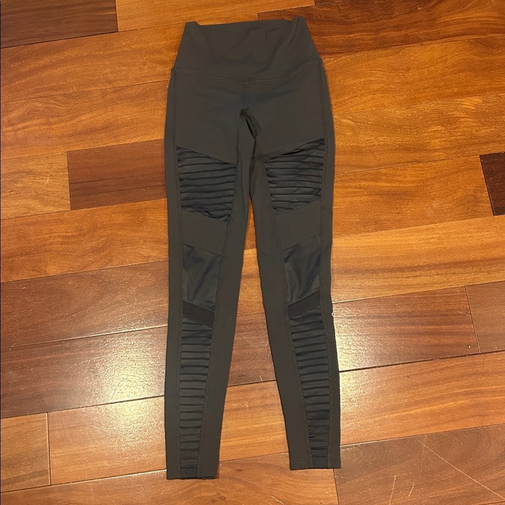 Alo Moto leggings size XS